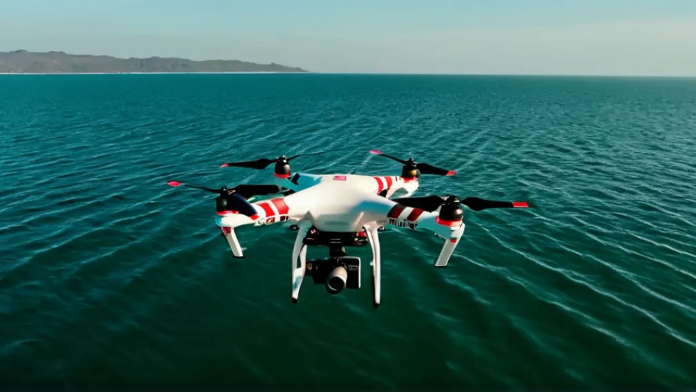 Невероятное спасение: Сельскохозяйственный дрон пришел на помощь рыбаку в Китае