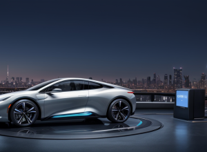 Доступные и люксовые электрокары 2025: главные новинки BMW, Mercedes и Renault