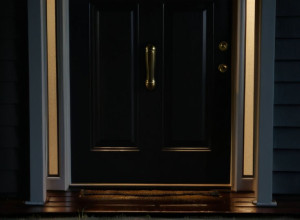 Убийство по ошибке: Уборщица застрелена в США из-за неверной двери