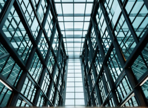 Женщины-руководители сталкиваются с сексизмом в мужских корпорациях: "Вы танцовщица вечера?"