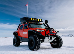 Высокие технологии в Арктике: электромобиль с ИИ спасает белых медведей