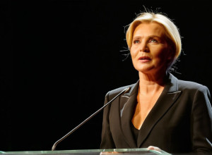 Немецкая актриса Сандра Хюллер получила премию "Европа" и высказалась о важности финансирования культуры