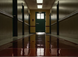 Загадочная находка в немецкой школе: лужа крови и мольба о помощи на стене туалета