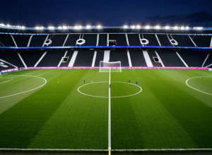 Андрес восхищается Штиллером: "Он лидер и сердце полузащиты VfB"