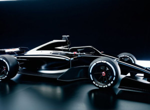 Баварская звезда Олизе вызвал фурор, появившись на презентации Audi F1 в шлепанцах