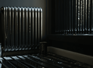 В Мангейме взорвался аэрозольный баллончик, оставленный на радиаторе: разрушено окно