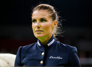 Лиза Мюллер резко ответила СМИ на критику выступления в выездке