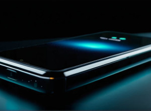 iPhone освободит боковую кнопку от Siri: Новые функции iOS 26.2 под давлением Японии и ЕС