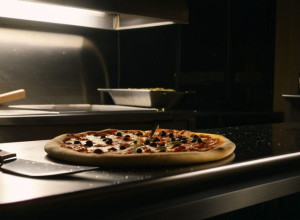 Дерзкое нападение в Гамбурге: грабитель с ножом ограбил пиццерию