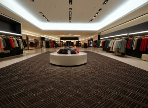 Хитрый вор обманул мужчину (52) в магазине