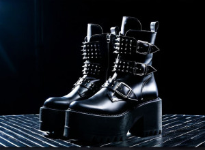 Кейт Бекинсейл поразила публику: головокружительные каблуки и дань памяти матери