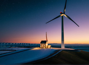 Саксонец установил гигантский рождественский швиббоген на ветряной турбине на высоте 140 метров