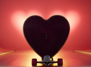 Легендарный Тони Хоук: Скейтборд на аукционе ради помощи детям