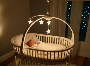 Двухлетний мальчик Джеймс объявил о скором пополнении в семье