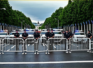 Гиссен под осадным положением: 6000 полицейских обеспечивают порядок на конгрессе молодежной организации AfD