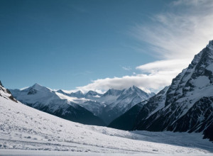 Чудесное спасение: Лыжник выжил после схода лавины благодаря технологиям