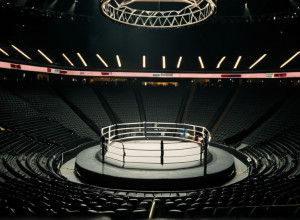 Тайна "Survivor Series": Кто скрывался под маской на главном шоу WWE?