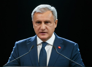 Швейцарцы решительно отклонили налоги для сверхбогатых и инициативу о всеобщей гражданской службе