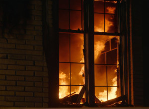 Трагический пожар в Хемнице: Мужчина выпрыгнул со второго этажа, спасаясь от огня