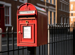 Дания прекращает почтовую доставку писем: Эра бумажной корреспонденции подходит к концу