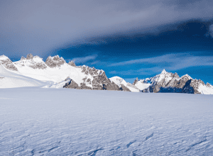 Трагедия в Альпах: Лавина унесла жизни двух лыжников