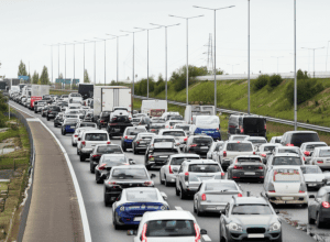 Длинная пробка на A4 - Несколько Porsche повреждены в ДТП с грузовиком