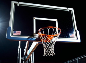 Канадский гигант Оливер Риу установил рекорд в студенческом баскетболе США