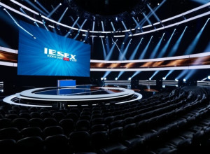 Неловкий инцидент на Bambi-2025: Выступление Томаса Готтшалька смутило зрителей и Шер