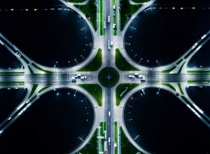 Аэропорт Эйндховен временно закрыт из-за дронов: Угроза в небе над Европой