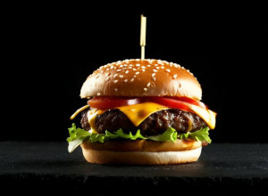 Жена вратаря сборной Германии Оливера Бауманна тайно ест бургеры из-за его строгой диеты