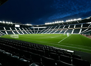 Критическая Неделя для "Гамбурга": Давление на "Фолькспаркштадионе" Растет