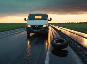 Смертельное ДТП в Нижней Саксонии: Водитель скутера погиб в лобовом столкновении с фургоном