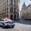 В Штутгарте мужчина устроил дебош, повредил авто и ранил двух полицейских