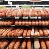 Rewe отзывает партию колбасы «Лионер» из-за металлических и пластиковых включений: есть риск для здоровья