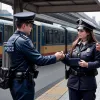 Вор с украденным телефоном задержан в поезде до Халле благодаря сыну владельца