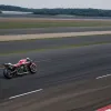 Звезда MotoGP Лука Марини получил тяжелые травмы после аварии на трассе Сузука