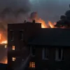 Крупный пожар в Любеке: женщина в ужасе выпрыгнула со второго этажа, тяжело ранена