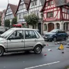 В Гермсдорфе водитель Skoda сбил подростка на мопеде: юноша получил перелом ноги