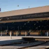 Необычное ЧП: Рой пчел парализовал часть железнодорожного вокзала в Зигене, Германия