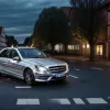 В Гюстрове Mercedes сбил 8-летнего ребенка: мальчик в больнице, полиция расследует ДТП