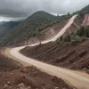 Огромный оползень в Северной Индии: двое мужчин чудом избежали гибели