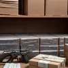 Таможня Германии обнаружила почти миллион контрабандных сигарет, оружие и деньги в ходе рейда