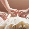 Необычный способ выбрать фамилию: молодожены сыграли в "Камень-ножницы-бумага"
