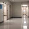Ужасающие фото из больницы Берлина: грязь и тараканы в отделении скорой помощи клиники Charité