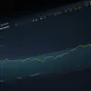 Немецкий индекс DAX продолжает падение: Продавать акции или держать? Инвесторов предупреждают о рисках