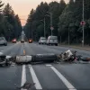 Смертельное ДТП в Солингене: 25-летний мотоциклист погиб после столкновения с автобусом и удара об электрощит
