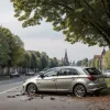 Смертельное ДТП в Германии: Водитель погиб, врезавшись в дерево в Эммерихе
