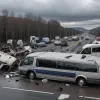 Серьезное ДТП в Германии: Фургон проехал на красный и врезался в автобус, есть пострадавшие