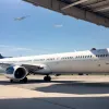 Инцидент в аэропорту Ханоя: Крыло Boeing протаранило хвост Airbus, 380 пассажиров в безопасности