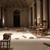 Пара случайно разрушила стул Ван Гога в музее во время фотосессии